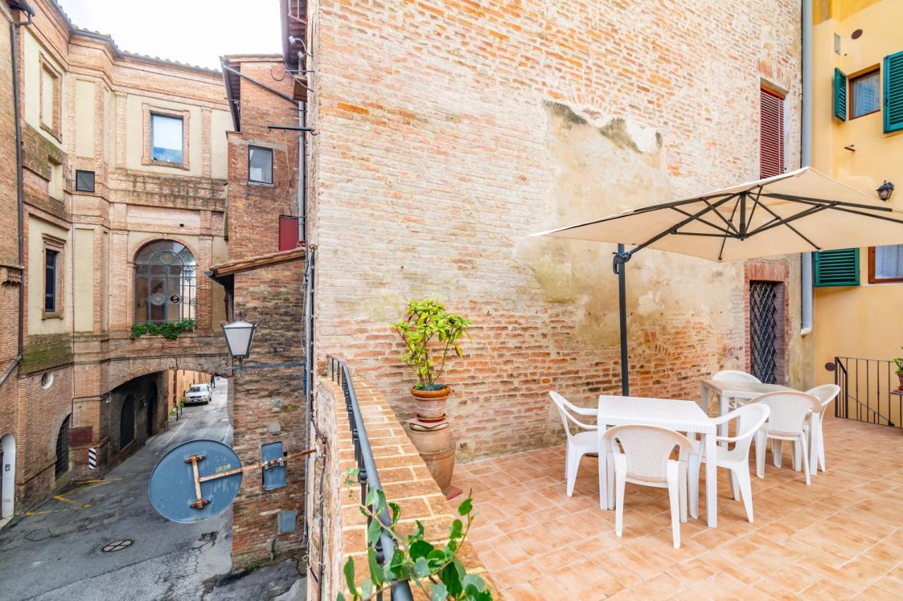 La Terrazza Di San Marco - Lovely Apartment! Сиена Экстерьер фото