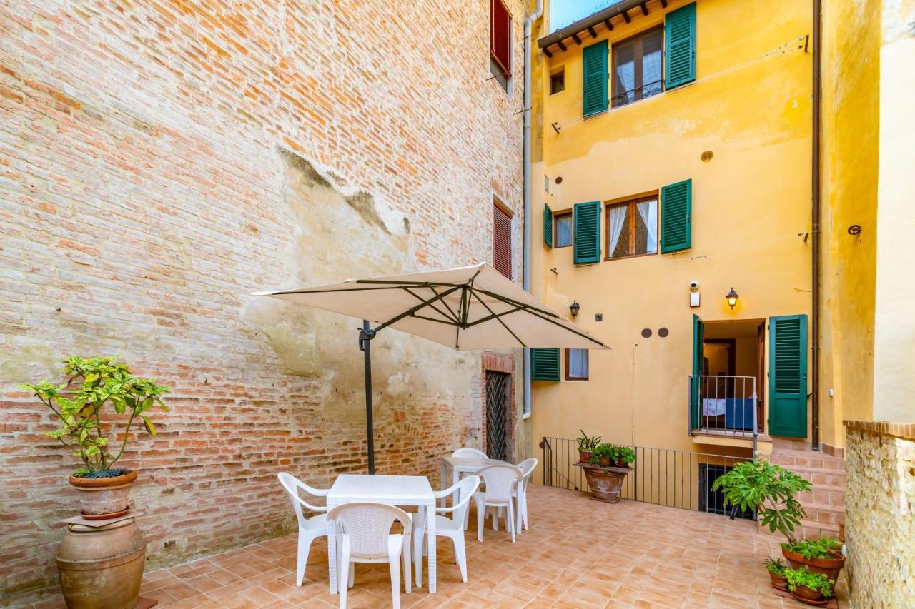 La Terrazza Di San Marco - Lovely Apartment! Сиена Экстерьер фото